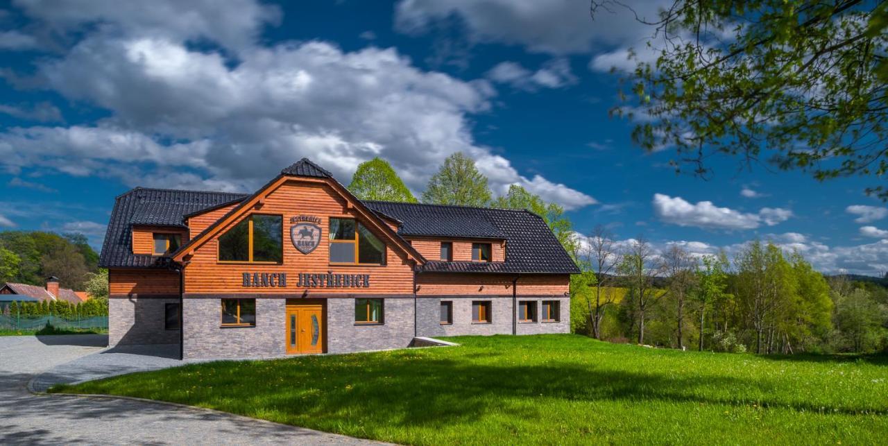 Hotel Ranch Jestrebice à Hermanicky Extérieur photo