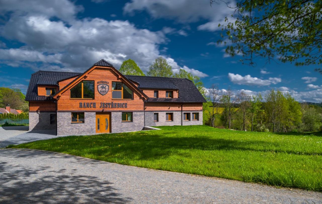Hotel Ranch Jestrebice à Hermanicky Extérieur photo