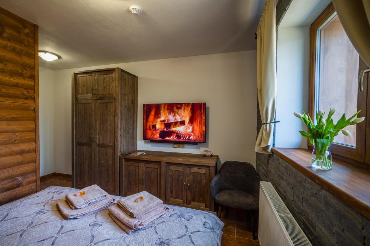 Hotel Ranch Jestrebice à Hermanicky Extérieur photo