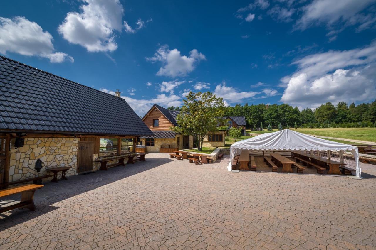 Hotel Ranch Jestrebice à Hermanicky Extérieur photo