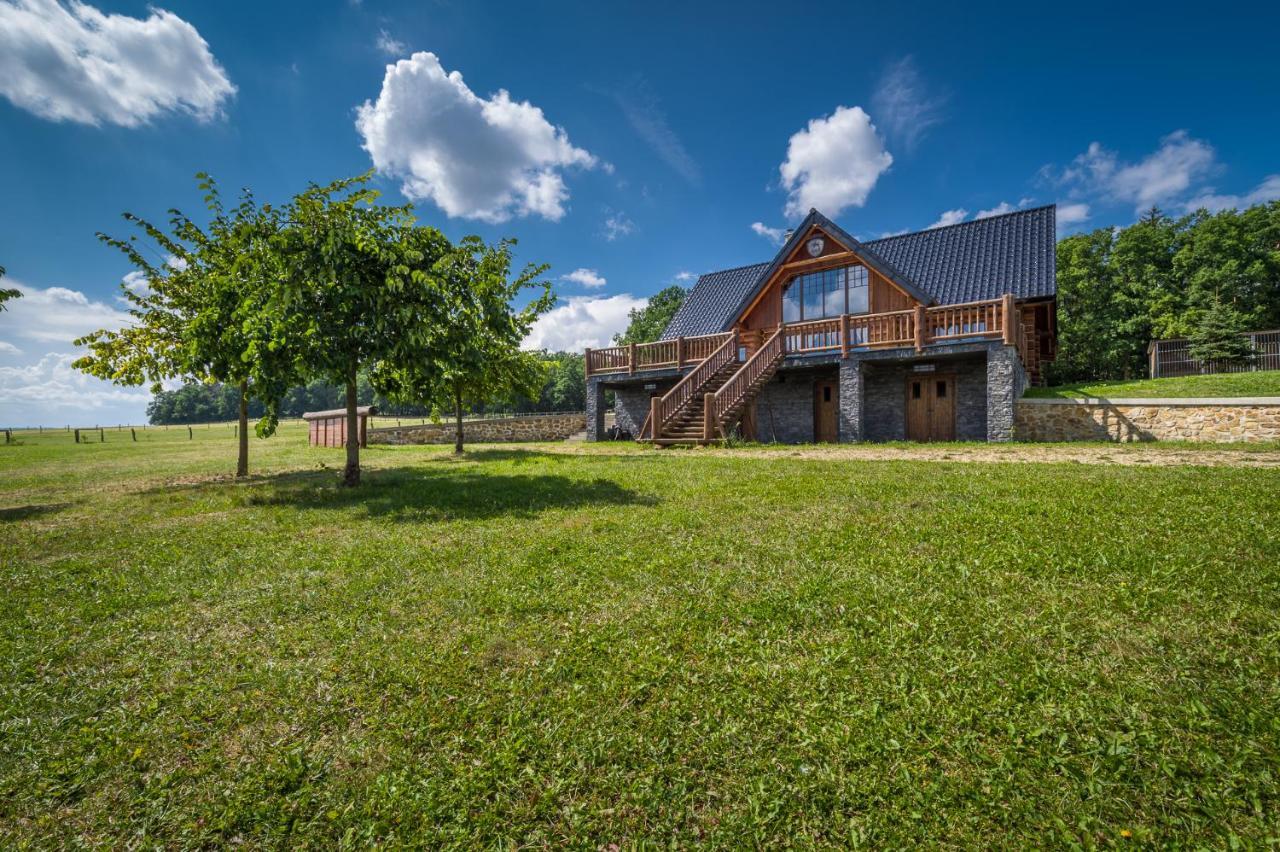 Hotel Ranch Jestrebice à Hermanicky Extérieur photo